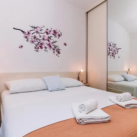 One-bedroom In Privlaka Apartment *